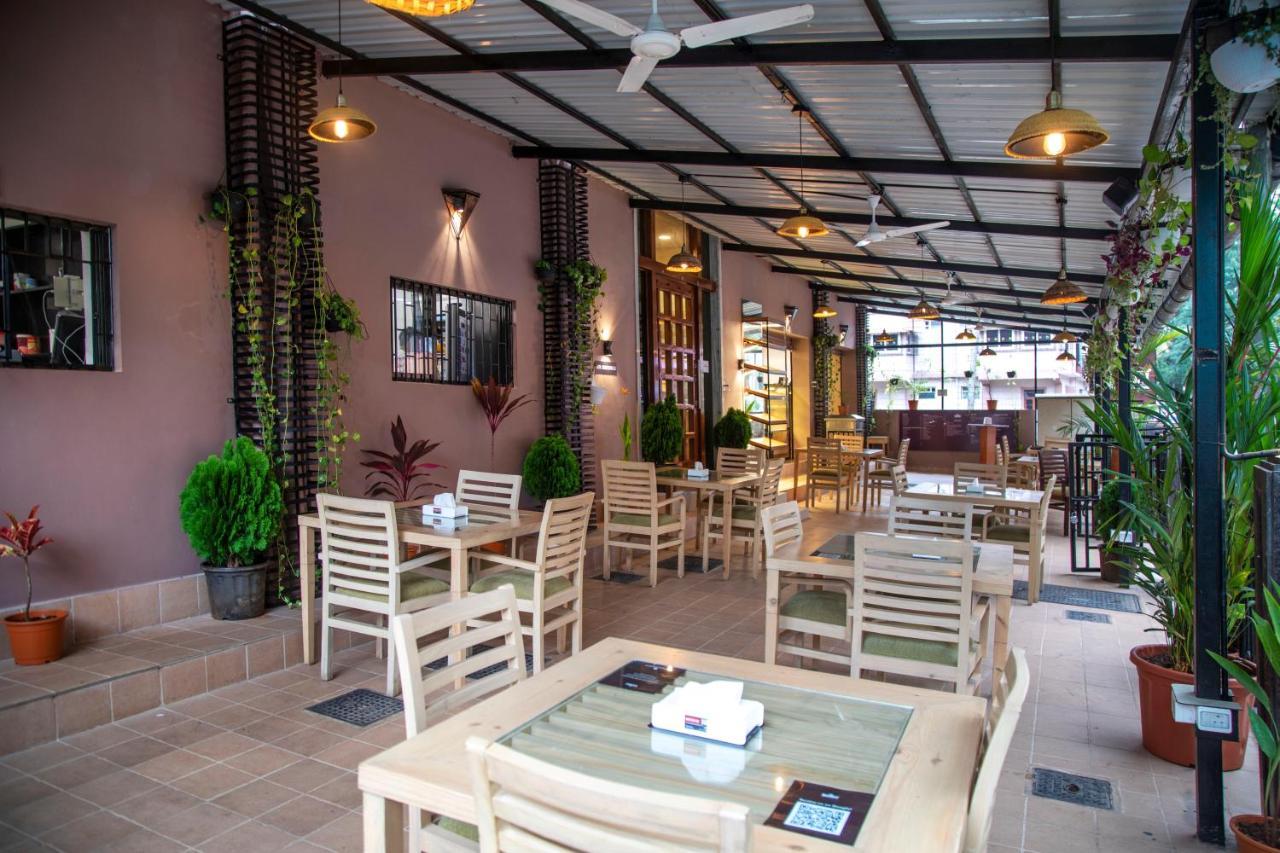 Palm Air By Goa Stays Pangim Exterior foto